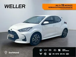Weiss Gebraucht 2023 Toyota Yaris Hybrid Team Kleinwagen | 19.990 € (Fairer Preis)