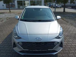 Silber Gebraucht 2020 Hyundai i10 Trend Kleinwagen | 11.390 € (Guter Preis)
