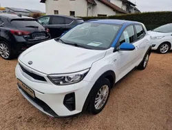 Weiß Gebraucht 2018 Kia Stonic Edition 7 SUV | 9.999 € (Fairer Preis)
