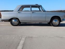 Grau Gebraucht 1968 Peugeot 404 Limousine | 13.900 €