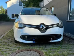 Weiß Gebraucht 2016 Renault Clio IV Kleinwagen | 7.500 €