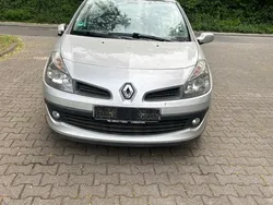 Grau Gebraucht 2007 Renault Clio III Dynamique Limousine | 2.999 € (Fairer Preis)