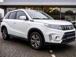 Weiss Gebraucht 2021 Suzuki Vitara Limousine | 18.490 € (Fairer Preis)