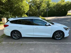 Weiß Gebraucht 2020 Ford Focus ST-Line Kombi | 14.299 € (Fairer Preis)