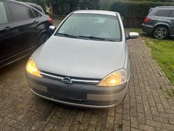 Silber Gebraucht 2003 Opel Corsa Kleinwagen | 2.200 € (Etwas zu teuer)