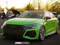Grün Gebraucht 2023 Audi RS3 Performance Kleinwagen | 58.000 € (Fairer Preis)