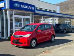 Super red Gebraucht 2011 Subaru Trezia Active Van / Kleinbus | 7.890 €