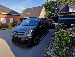 Grau Gebraucht 2023 Opel Zafira Life Elegance Van / Kleinbus | 29.999 € (Superpreis)