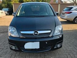 Schwarz Gebraucht 2010 Opel Meriva Van / Kleinbus | 1.990 €