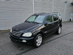 Schwarz Gebraucht 2002 Mercedes ML500 SUV | 7.100 €