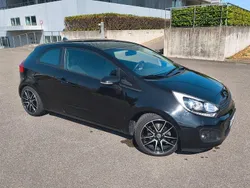 Grau Gebraucht 2014 Kia Rio Spirit Limousine | 6.900 € (Guter Preis)