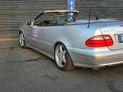 Silber Gebraucht 2002 Mercedes CLK200 Cabrio | 5.000 €