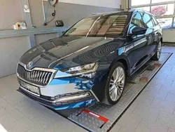 Lavablau metallic Gebraucht 2021 Skoda Superb LAURIN & KLEMENT Kombi | 26.200 € (Superpreis)