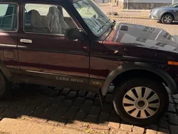 Rot Gebraucht 2011 Lada niva SUV | 8.200 € (Guter Preis)