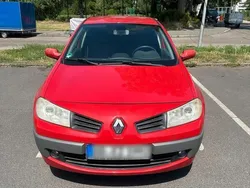 Rot Gebraucht 2007 Renault Mégane II Kleinwagen | 2.300 € (Fairer Preis)