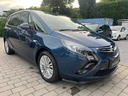 Blau Gebraucht 2016 Opel Zafira Tourer Edition Van / Kleinbus | 11.450 € (Fairer Preis)