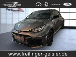 Precious Neu 2024 Toyota Yaris Limousine | 53.990 € (Teuer)
