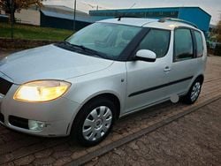 Silber Gebraucht 2007 Skoda Roomster Comfort Van / Kleinbus | 1.999 € (Guter Preis)