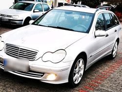 Grau Gebraucht 2004 Mercedes C220 Kleinwagen | 1.600 €