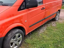 Orange Gebraucht 2005 Mercedes Vito Van / Kleinbus | 1.800 €
