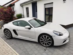 Grau Gebraucht 2018 Porsche 718 Cayman Coupé | 64.000 € (Teuer)