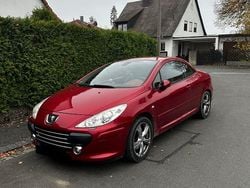 Rot Gebraucht 2005 Peugeot 307 CC Sport Cabrio | 999 €