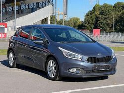 Planet blue Gebraucht 2013 Kia Ceed Spirit Limousine | 6.990 € (Fairer Preis)