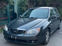 Grau Gebraucht 2007 Kia Cerato Kleinwagen | 850 €