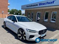 Weiß Gebraucht 2024 Volvo S60 Ultimate Limousine | 37.850 € (Superpreis)