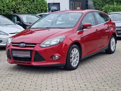 Rot Gebraucht 2012 Ford Focus Titanium Limousine | 6.799 € (Fairer Preis)