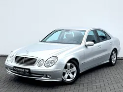 Silber (metallic) Gebraucht 2005 Mercedes E220 Avantgarde Limousine | 10.990 €