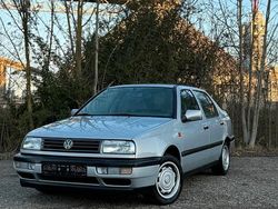 Silber Gebraucht 1993 VW Vento Limousine | 4.799 €