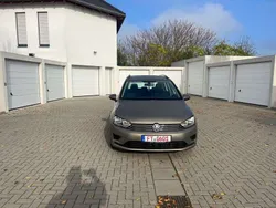 Pyramid gold metallic Gebraucht 2015 VW Golf Sportsvan Comfortline Van / Kleinbus | 12.990 € (Teuer)
