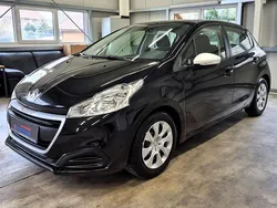 Schwarz Gebraucht 2018 Peugeot 208 Kleinwagen | 6.390 € (Fairer Preis)