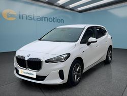 Weiß Gebraucht 2022 BMW 225 Active Tourer Van / Kleinbus | 29.649 € (Guter Preis)
