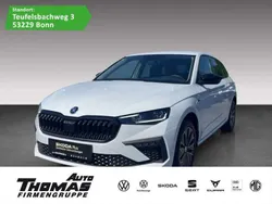 Moonweiss metallic Gebraucht 2024 Skoda Scala Drive Kleinwagen | 24.880 € (Etwas zu teuer)