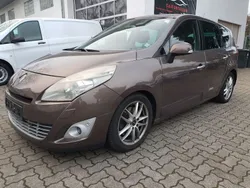 Braun Gebraucht 2009 Renault Grand Scénic III Luxe Van / Kleinbus | 3.990 € (Fairer Preis)