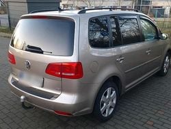 Gold Gebraucht 2011 VW Touran Highline Van / Kleinbus | 7.999 € (Fairer Preis)