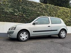 Silber Gebraucht 2003 Renault Clio Campus Coupé | 2.390 € (Etwas zu teuer)