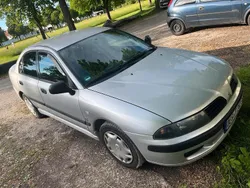 Grau Gebraucht 2003 Mitsubishi Carisma Limousine | 2.300 € (Etwas zu teuer)