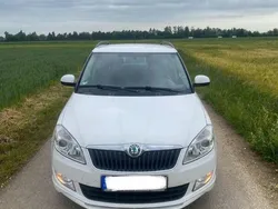 Weiß Gebraucht 2012 Skoda Fabia Ambition Kleinwagen | 3.800 € (Fairer Preis)