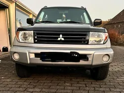 Schwarz Gebraucht 2005 Mitsubishi Pajero SUV | 6.199 € (Etwas zu teuer)