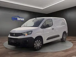 Weiß Gebraucht 2021 Peugeot Partner Premium Van / Kleinbus | 15.490 € (Fairer Preis)