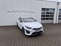 Deluxeweiß metallic Gebraucht 2024 Kia Ceed GT-Line Kleinwagen | 26.990 € (Etwas zu teuer)