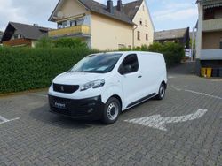 Kaolinweiss Gebraucht 2023 Peugeot e-Expert Premium Van | 27.980 € (Fairer Preis)