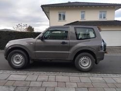 Gebraucht 2012 Mitsubishi Pajero SUV | 21.500 € (Etwas zu teuer)