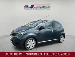 Grau Gebraucht 2011 Toyota Aygo Kleinwagen | 3.990 € (Etwas zu teuer)