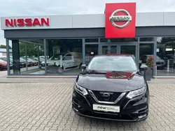 Schwarz Gebraucht 2018 Nissan Qashqai Acenta SUV | 16.990 € (Etwas zu teuer)
