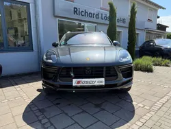 Grau Gebraucht 2021 Porsche Macan Turbo SUV | 64.899 € (Fairer Preis)