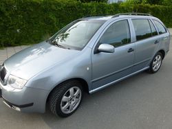 Blau metallic Gebraucht 2003 Skoda Fabia Elegance Kleinwagen | 4.300 € (Teuer)